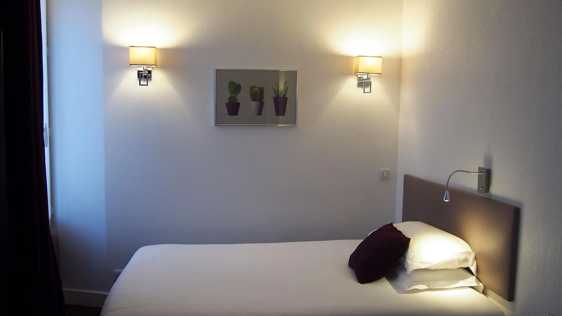 ***  Porte De Versailles Hotel Paris Fransa