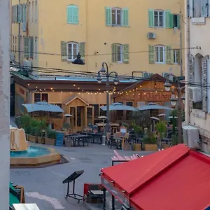 https://appartement-climatis-au-cur-du-vieux-port.fr-provencehotel.com