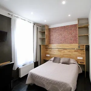 Des Pyrenees Otel
